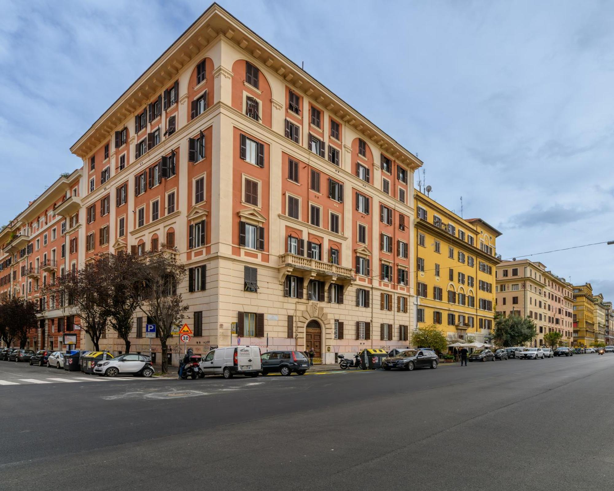 Rainbow Vatican Home Рим Екстериор снимка